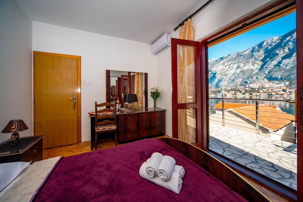 Apartmani Markovic Double Room, Shared Bathroom 3