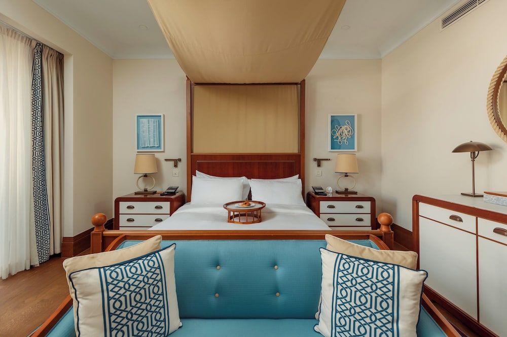 Premium Room, 1 King Bed, Accessible, Balcony