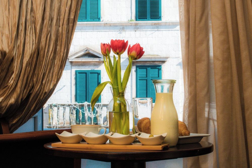 Historic Boutique Hotel Cattaro Double Room, City View 9