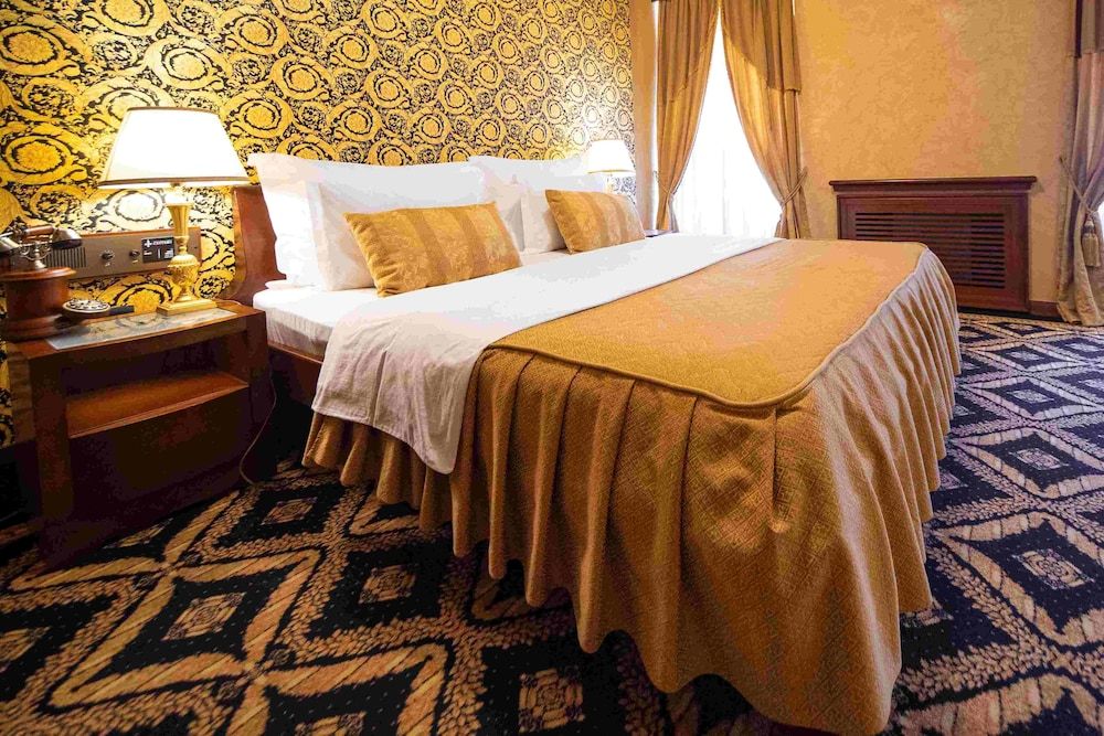 Historic Boutique Hotel Cattaro Deluxe Double Room, City View 2