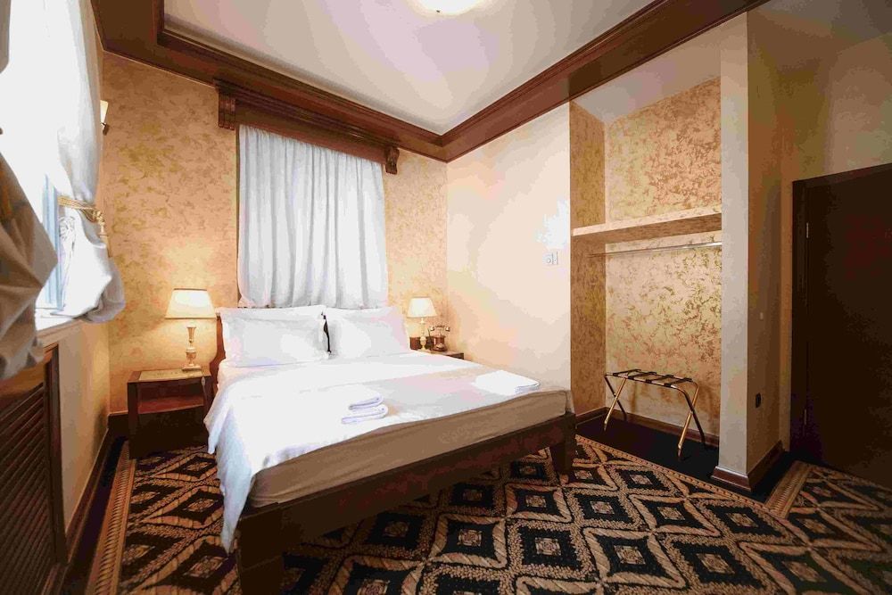 Historic Boutique Hotel Cattaro Deluxe Suite, 2 Bedrooms, City View