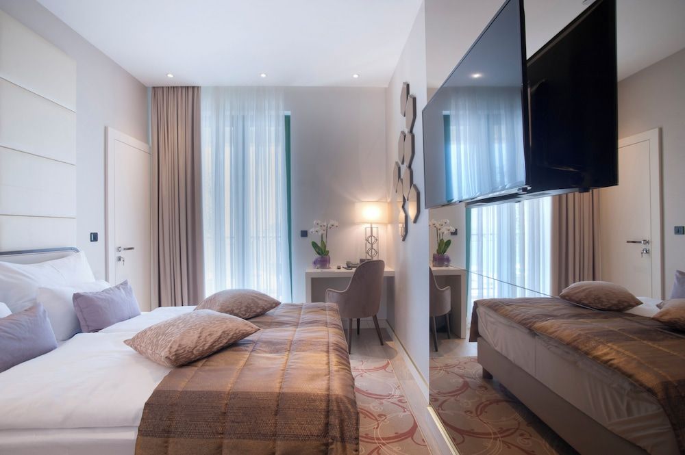 Junior Double Room, Balcony, Sea Facing