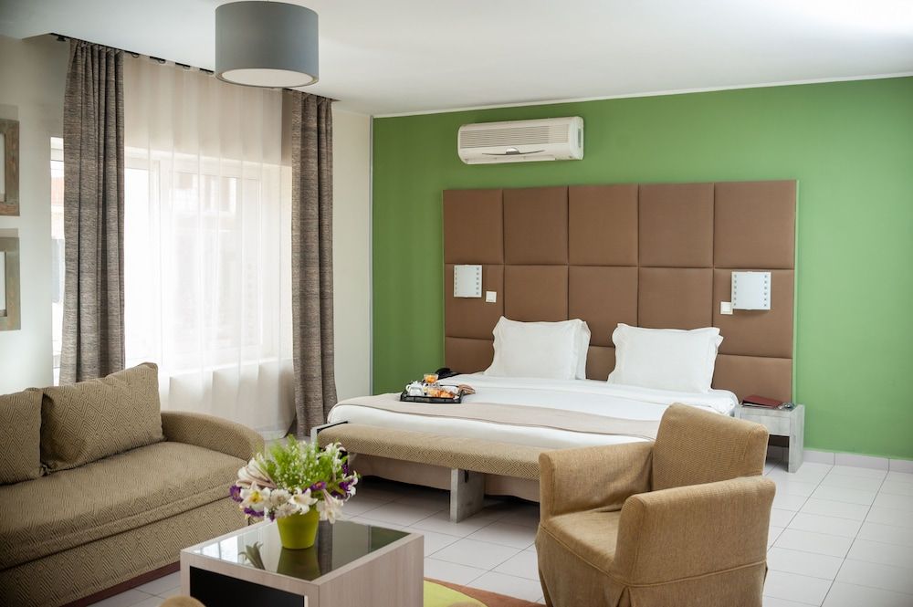 Le Grand Mellis Hôtel & Spa Royal Suite, Terrace 2