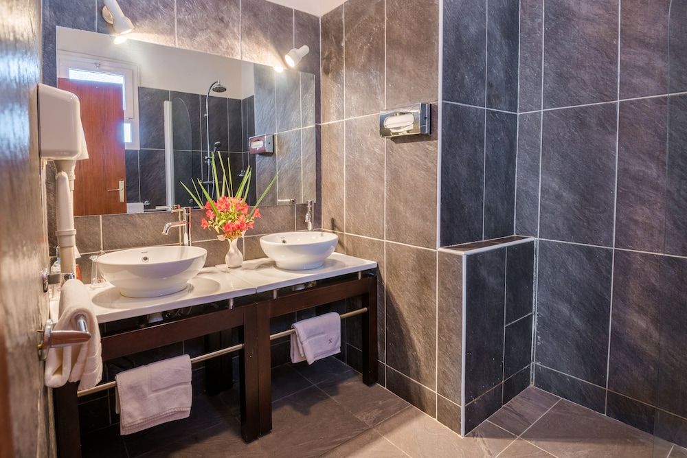 Hôtel Colbert Spa & Casino Executive Room 9