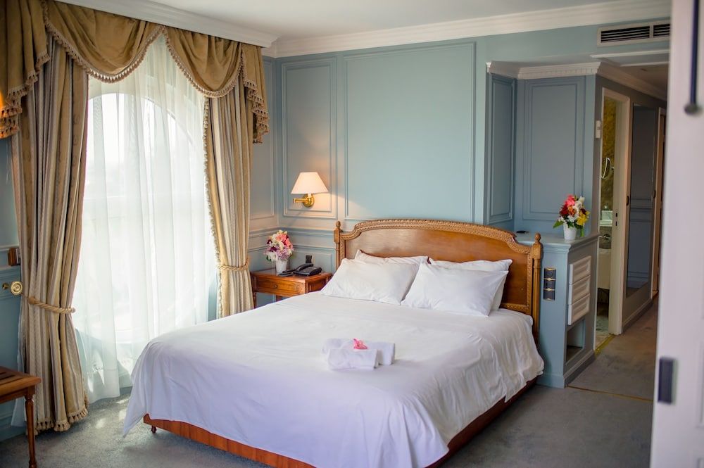 Hôtel Colbert Spa & Casino Senior Suite, 1 Bedroom, Non Smoking, City View 4