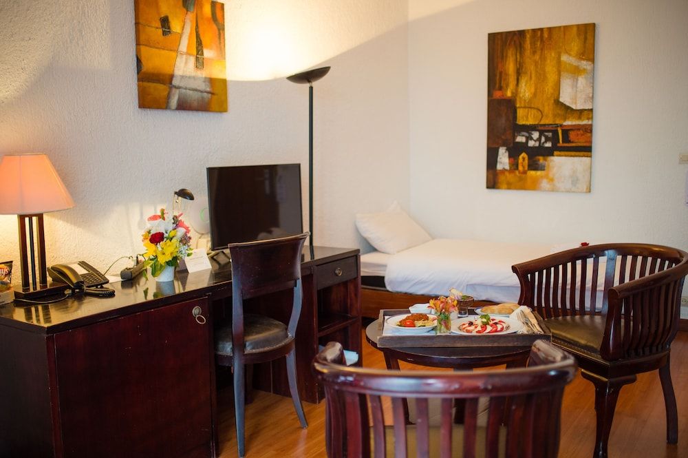 Hôtel Colbert Spa & Casino Executive Room 6