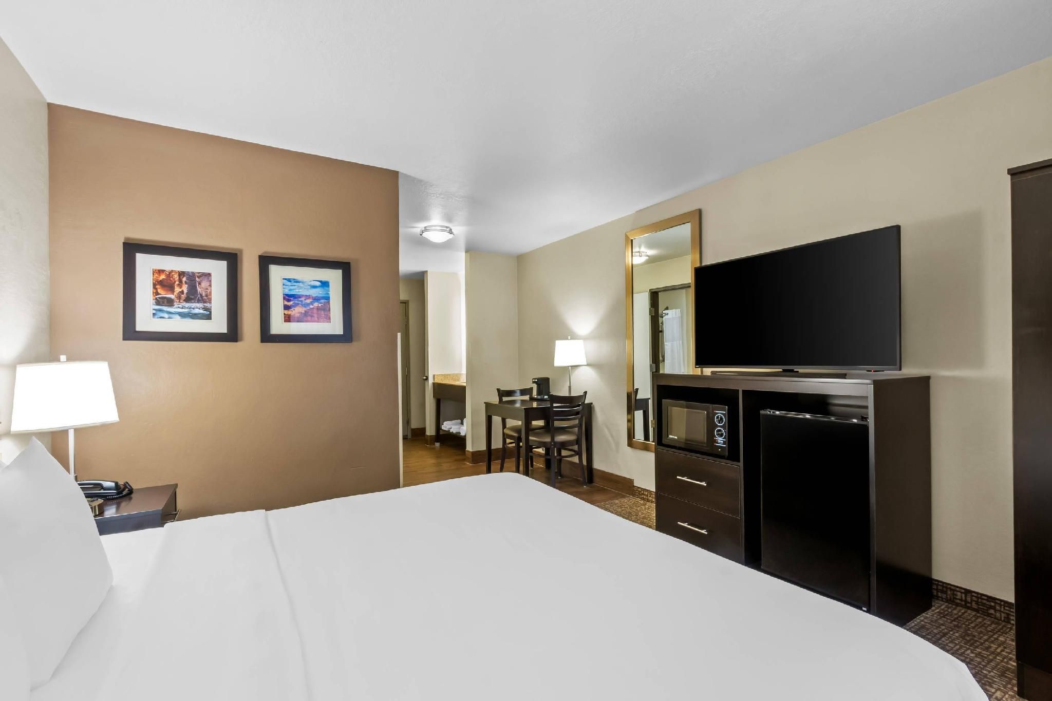 1 Queen Bed, Nonsmoking, Accessible