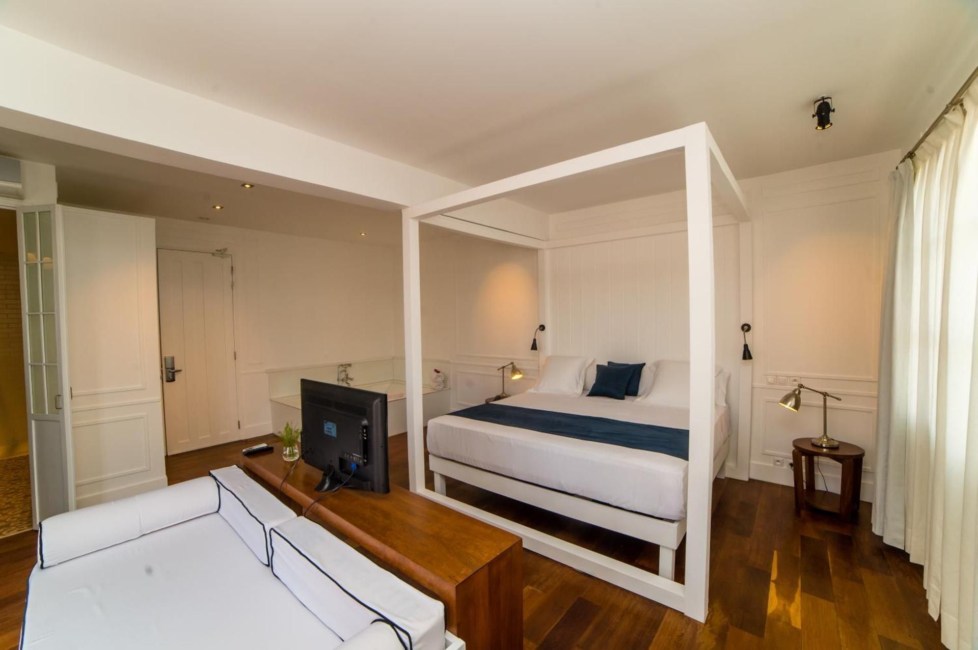 Standard suite balcony