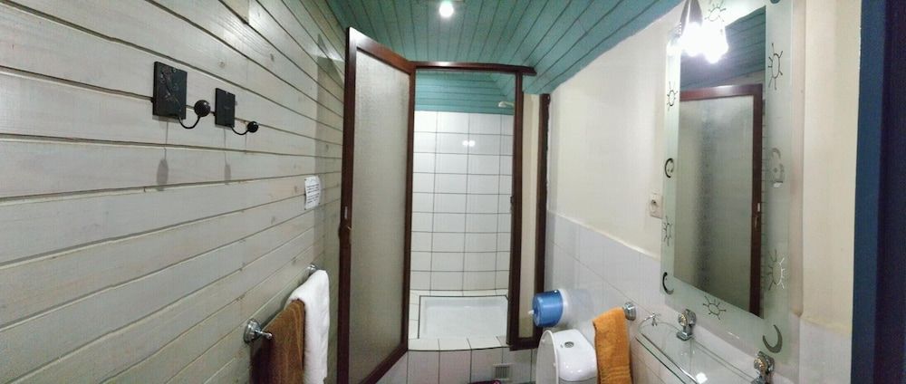 Le Trianon Family Triple Room 3