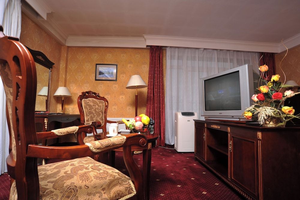 White House Hotel