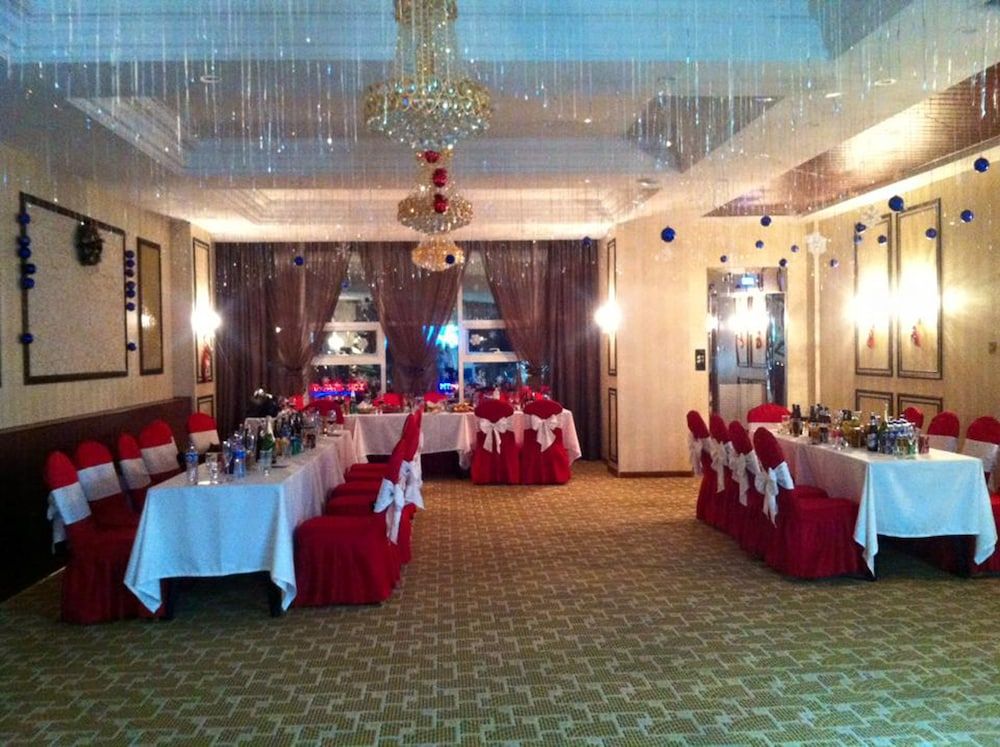 undefined Munkh Khustai Hotel 4