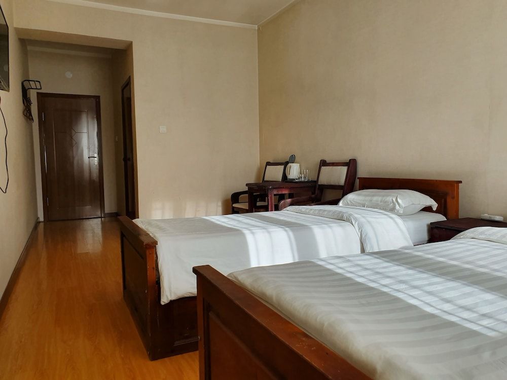 undefined Land Hotel 4