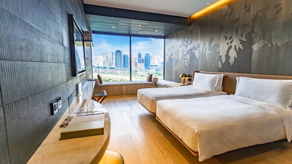 YOHO Hollywood Roosevelt Hotel Deluxe Cotai Twin Room 2