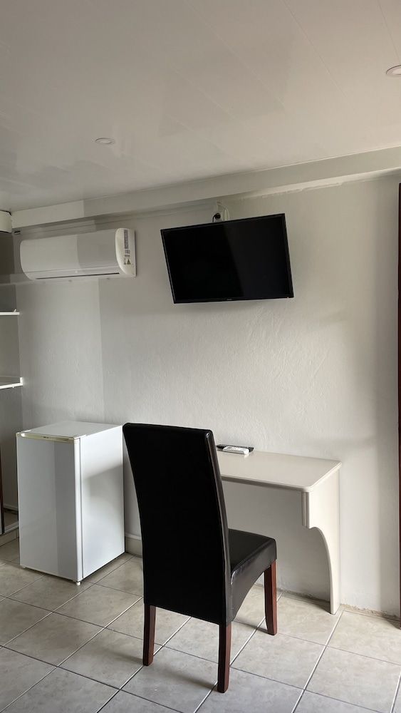 Airport Hotel Standard Room 11