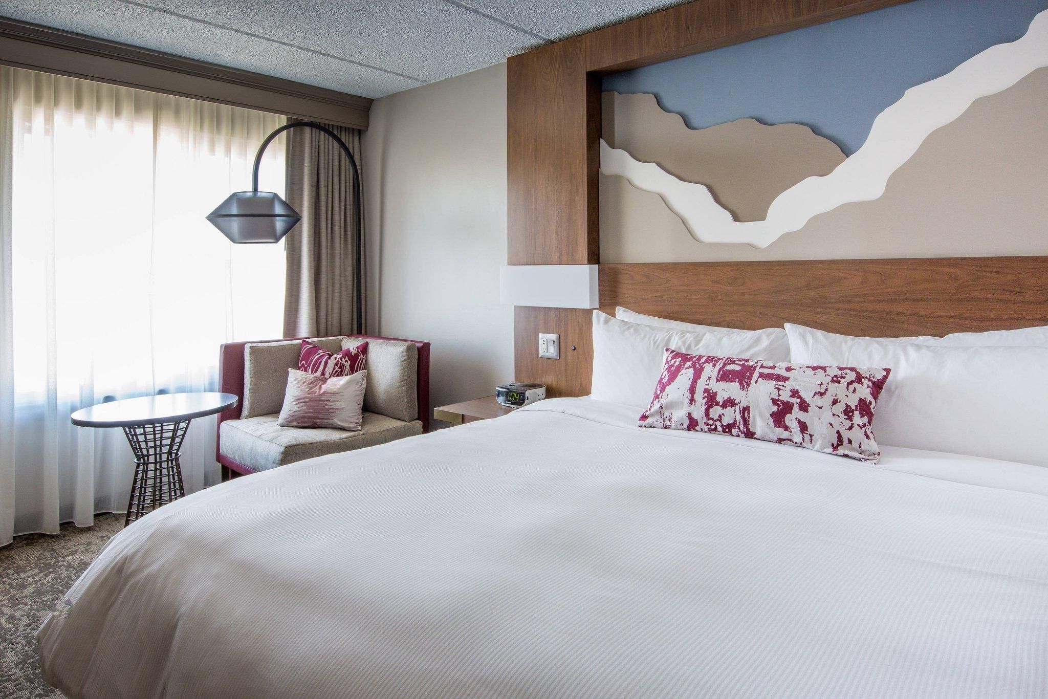 Guest room, 1 King California