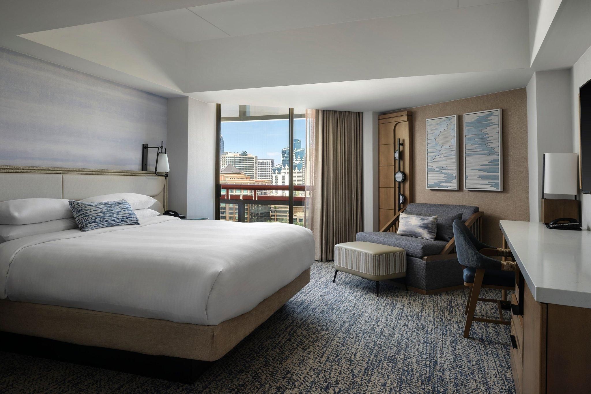 City View Balcony King, Deluxe Guest Room, 1 King, Newly Renovated