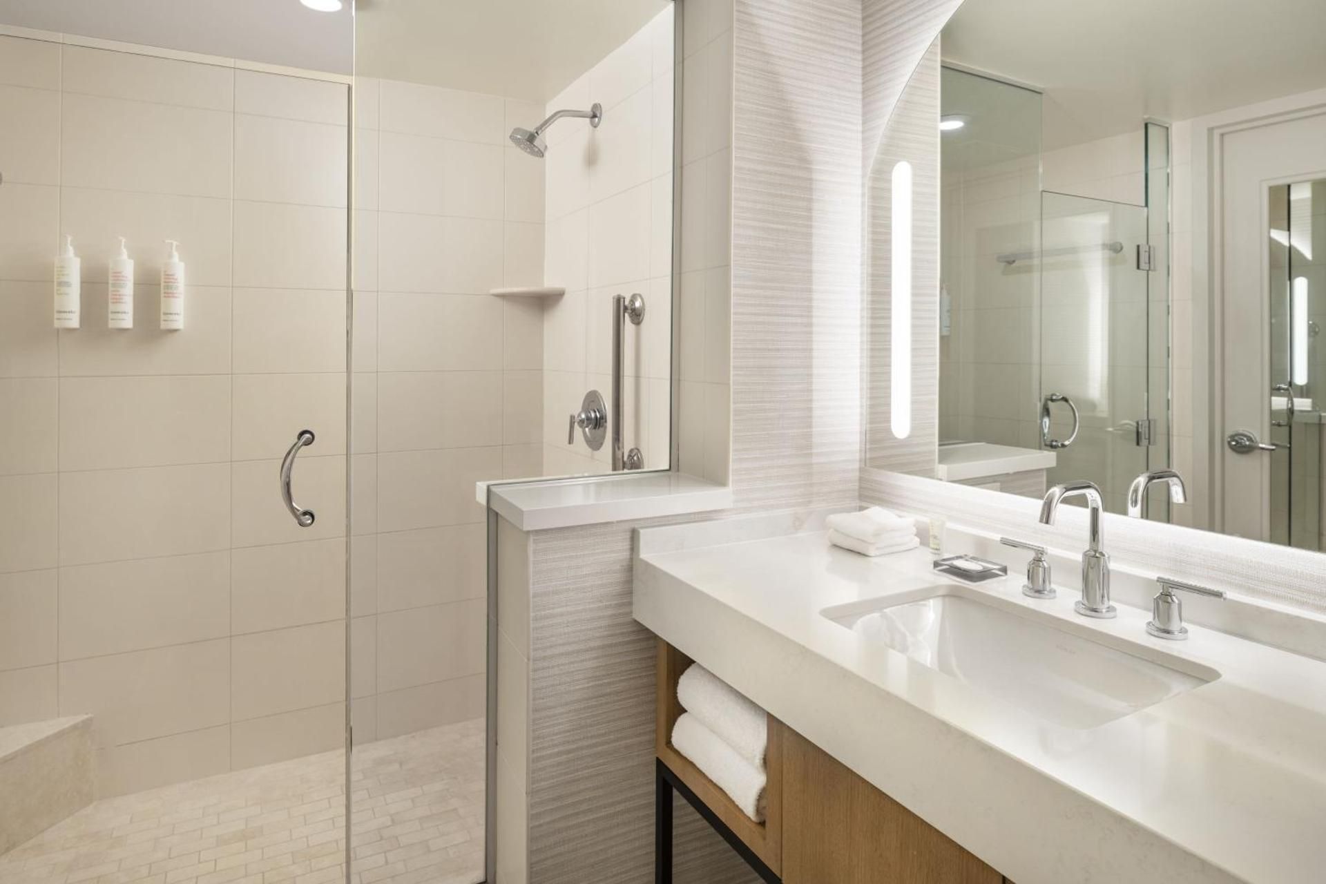 King Room with Balcony and City View - Hearing Accessible