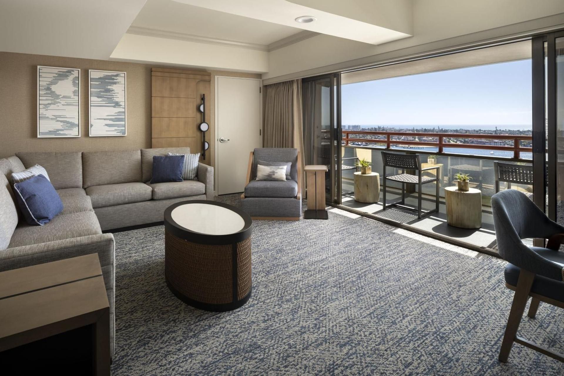 Deluxe Suite, 1 Bedroom Larger Suite, 1 King, Sofa Bed, Bay View, Newly Renovated, Balcony