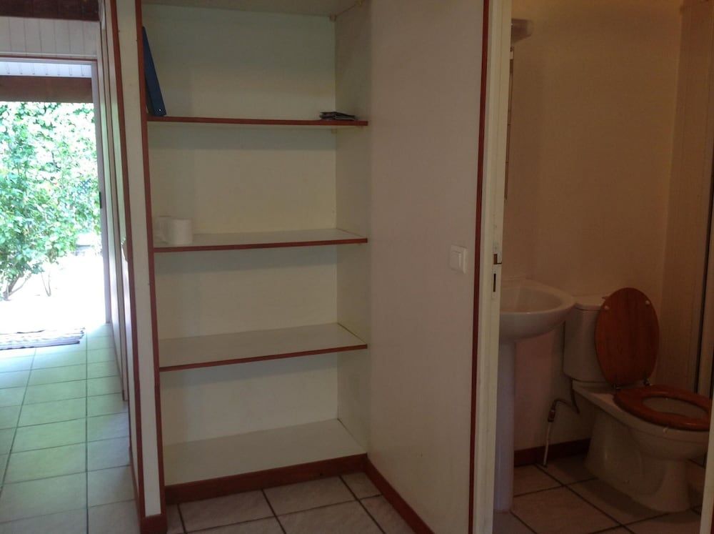 Pension Fare Maheata Family Bungalow, 1 Bedroom, Terrace, Garden Area 5