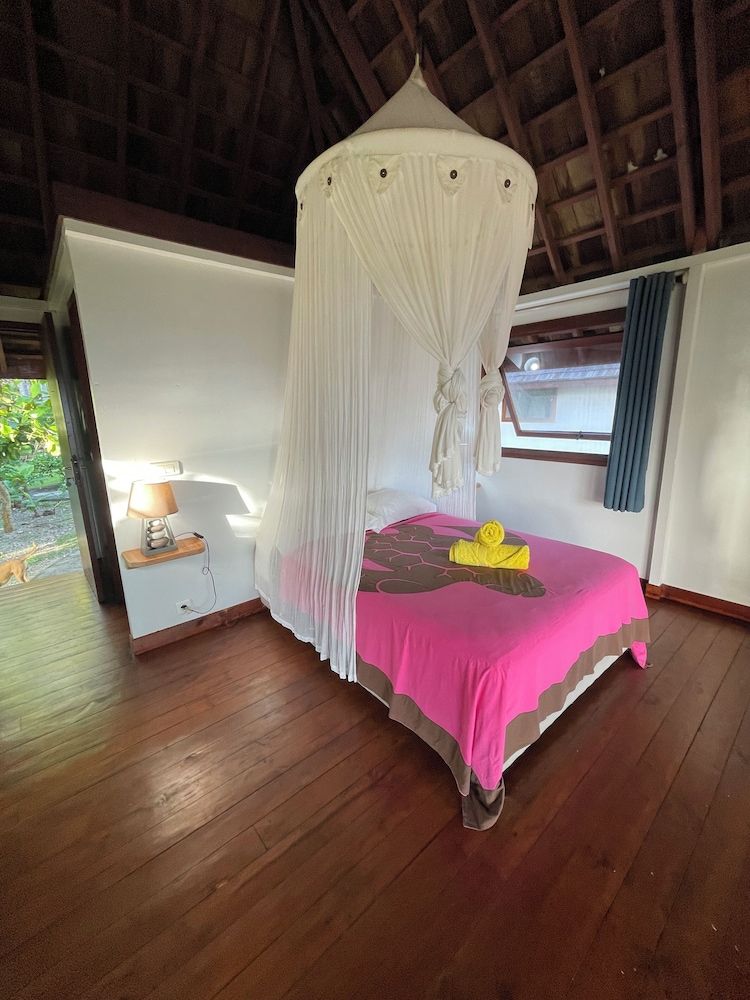 Punatea Village Family Bungalow, Ocean View 3