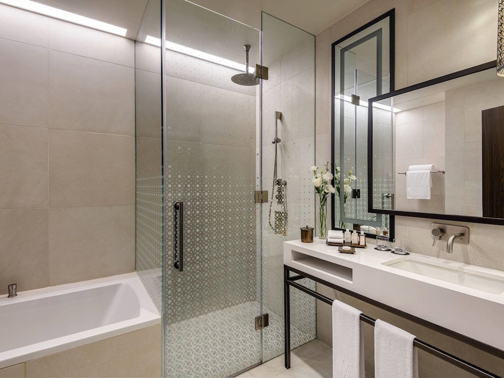 Alwadi Hotel Doha - MGallery Collection Superior Room, 1 King Bed 3