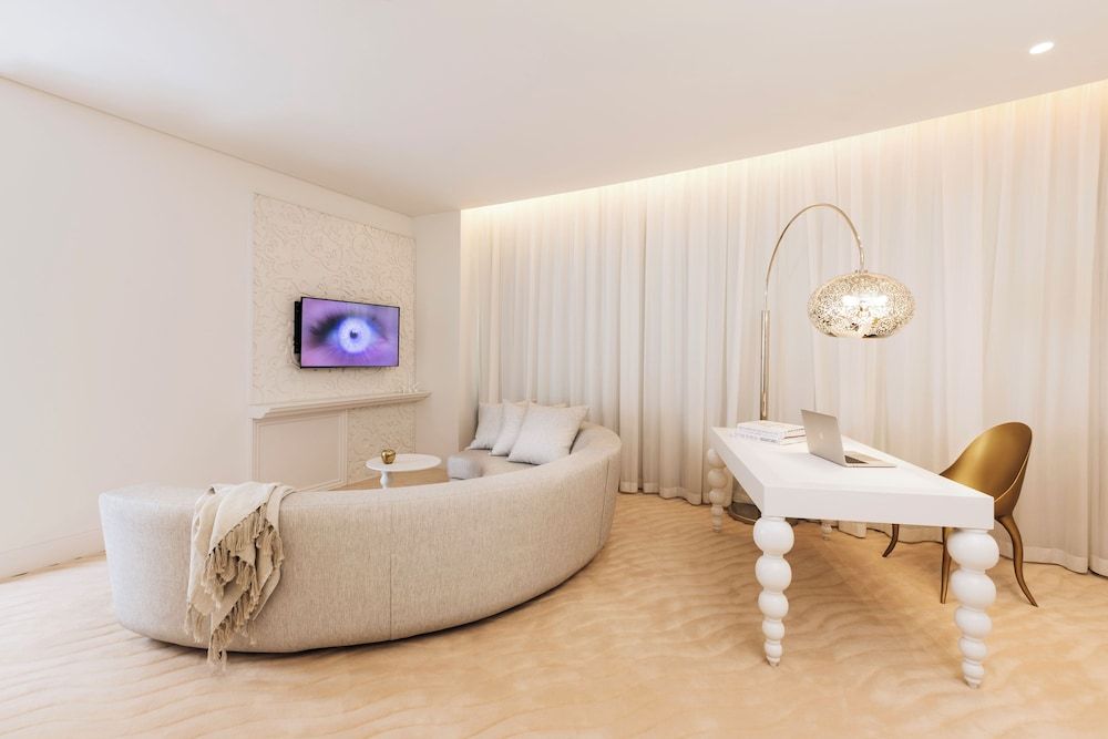 undefined Mondrian Doha 7