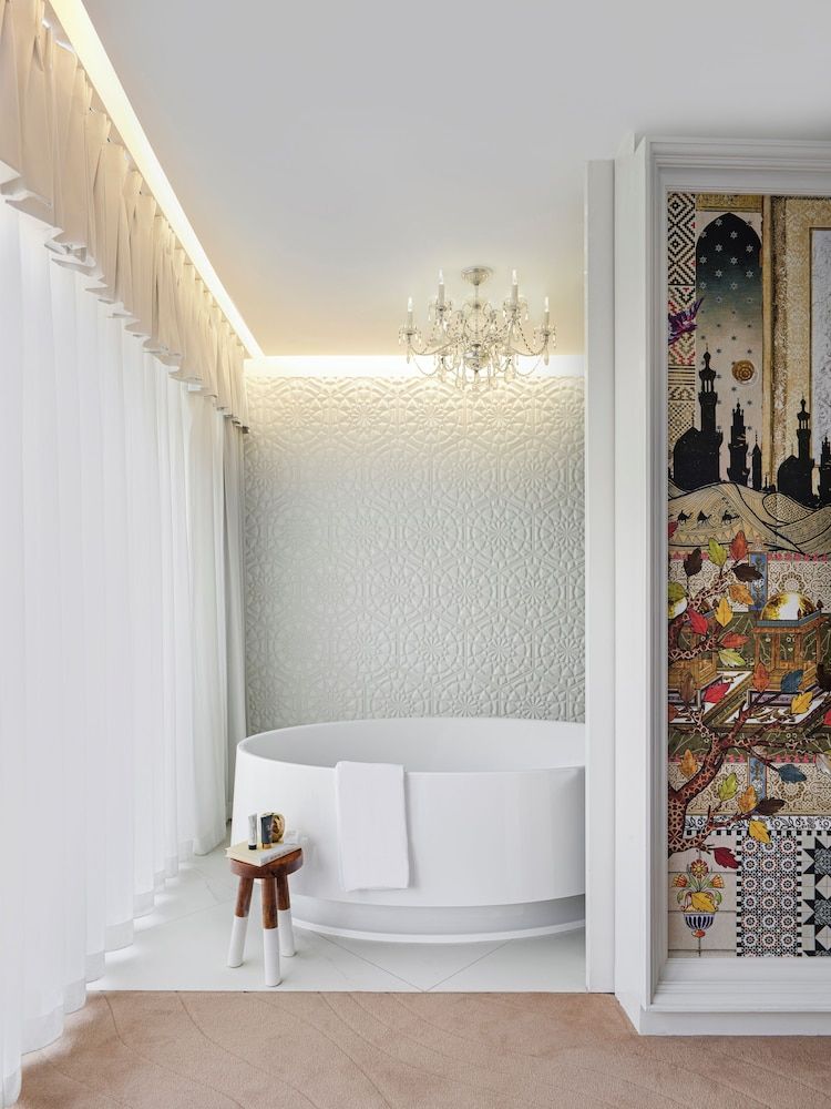 undefined Mondrian Doha 7