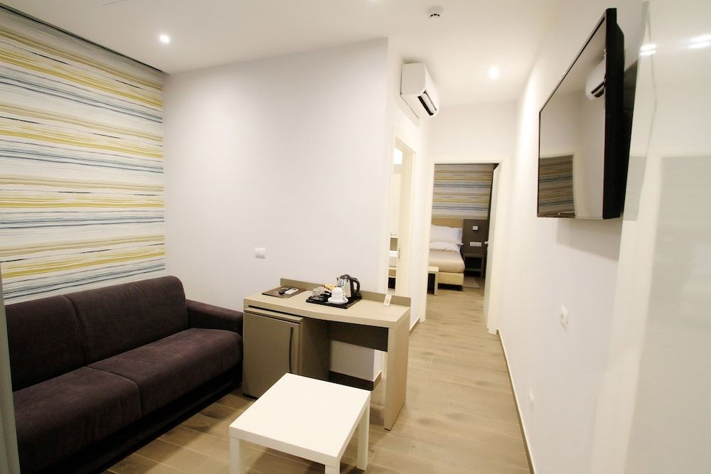 International Hotel Dakar Suite 4