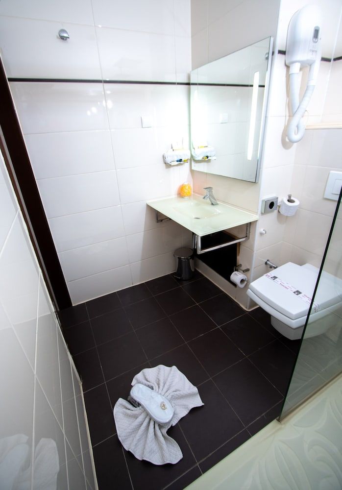 Hôtel Fleur de Lys Plateau Deluxe Room 8