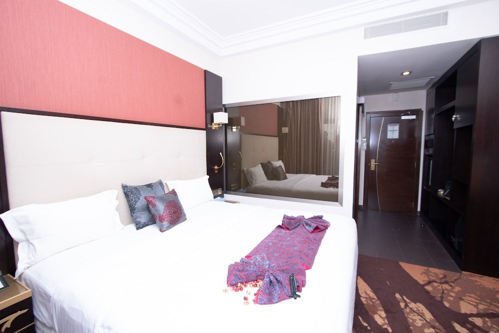 Hôtel Fleur de Lys Plateau Deluxe Room 5