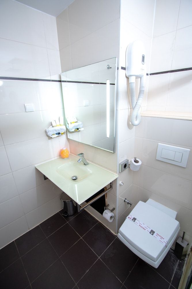 Hôtel Fleur de Lys Plateau Deluxe Room 7