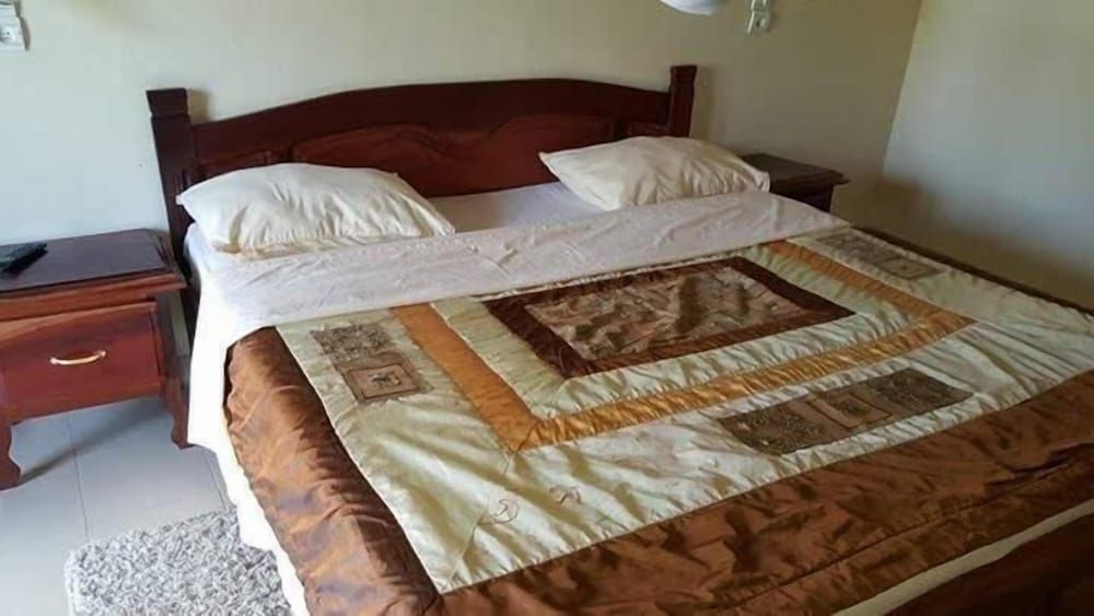 Hotel & Campement du Lac Rose