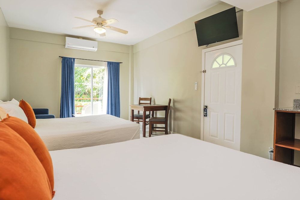 Room S25 (Garden View)