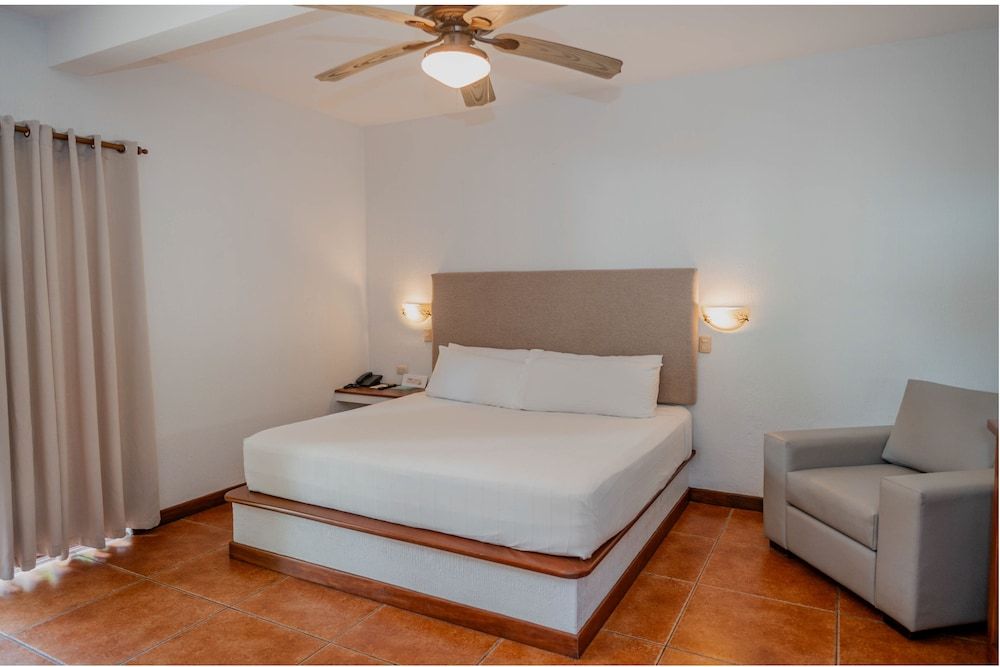 River View King Bed
