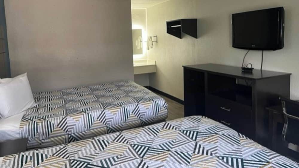 Standard Room, 2 Queen Beds, Non Smoking, Refrigerator & Microwave