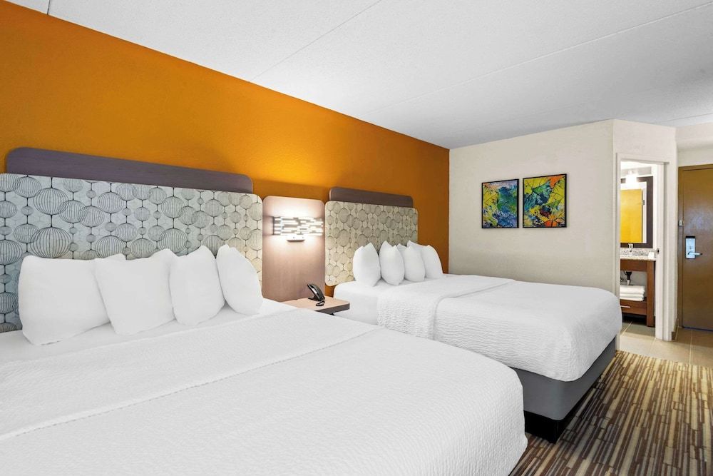 Hotel Concord Syracuse, Ascend Hotel Collection Standard Room, 2 Queen Beds, Non Smoking 4