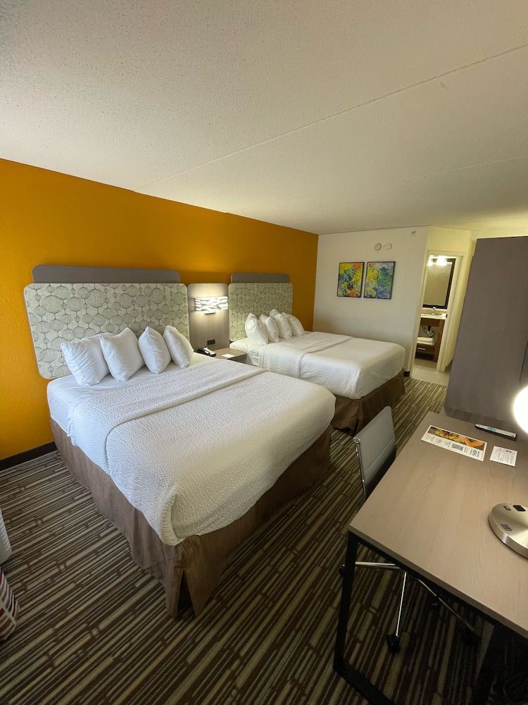 Hotel Concord Syracuse, Ascend Hotel Collection Standard Room, 2 Queen Beds, Non Smoking 2