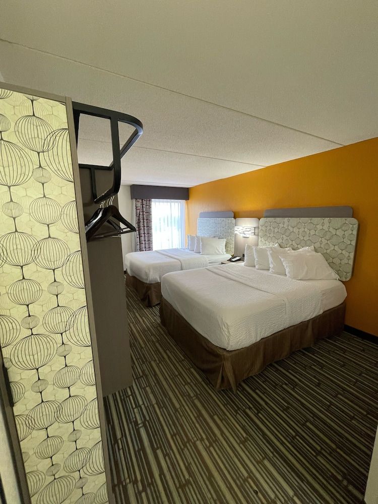 Hotel Concord Syracuse, Ascend Hotel Collection Standard Room, 2 Queen Beds, Non Smoking