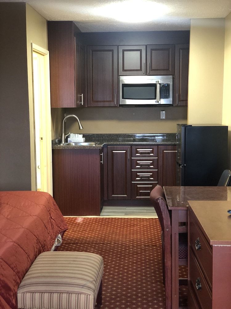 Niagara Lodge & Suites Classic Studio, 1 Bedroom 7