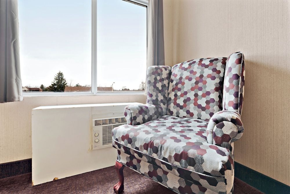 Niagara Lodge & Suites Standard Double Room, 2 Queen Beds 24