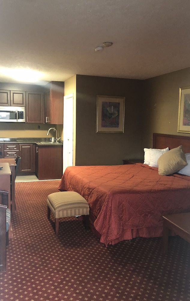 Niagara Lodge & Suites Classic Studio, 1 Bedroom 2