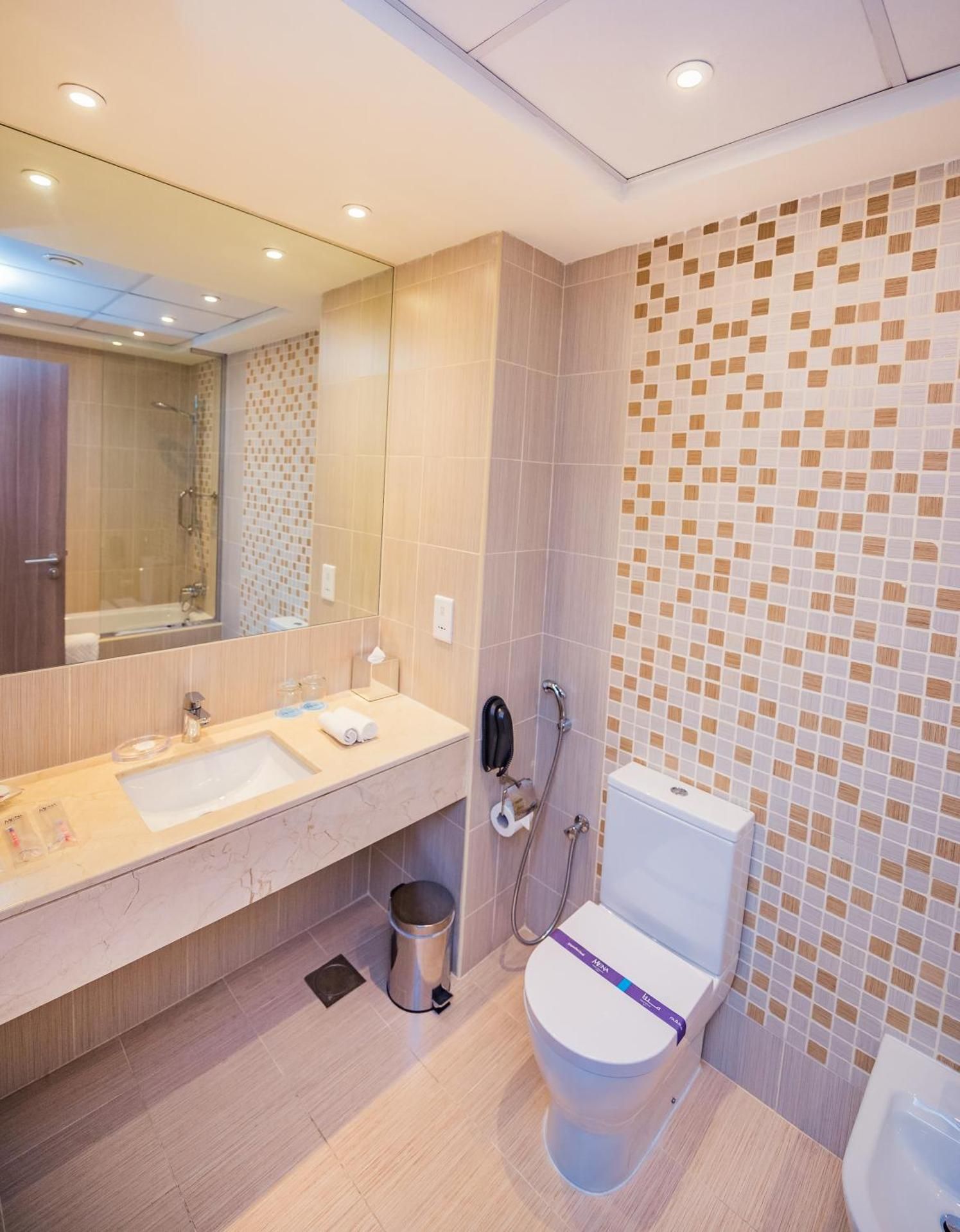 MENA Plaza Hotel Albarsha Deluxe Twin Room - Non-Smoking 7