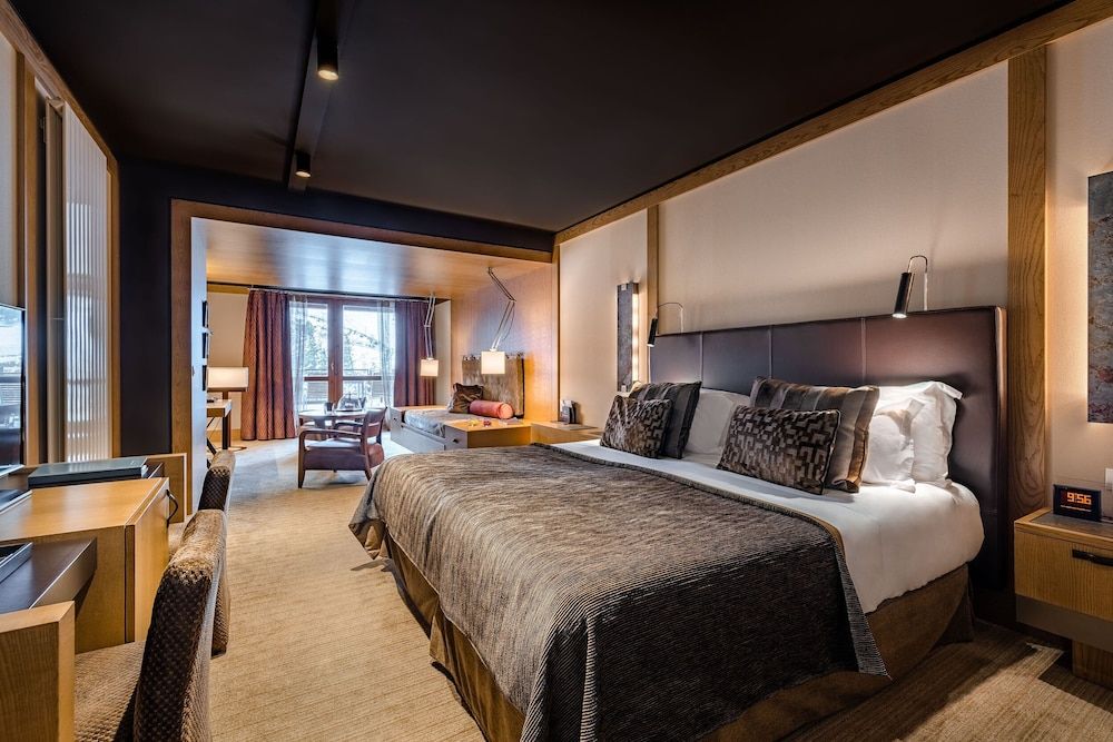 Junior Suite Premium and Spa with view to the slopes. (Capacity min. 2 max. 4)