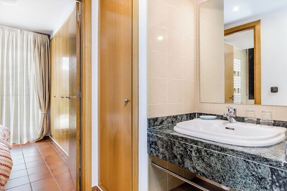 Apartamentos Prat de les Molleres Duplex (5 Personas) 8