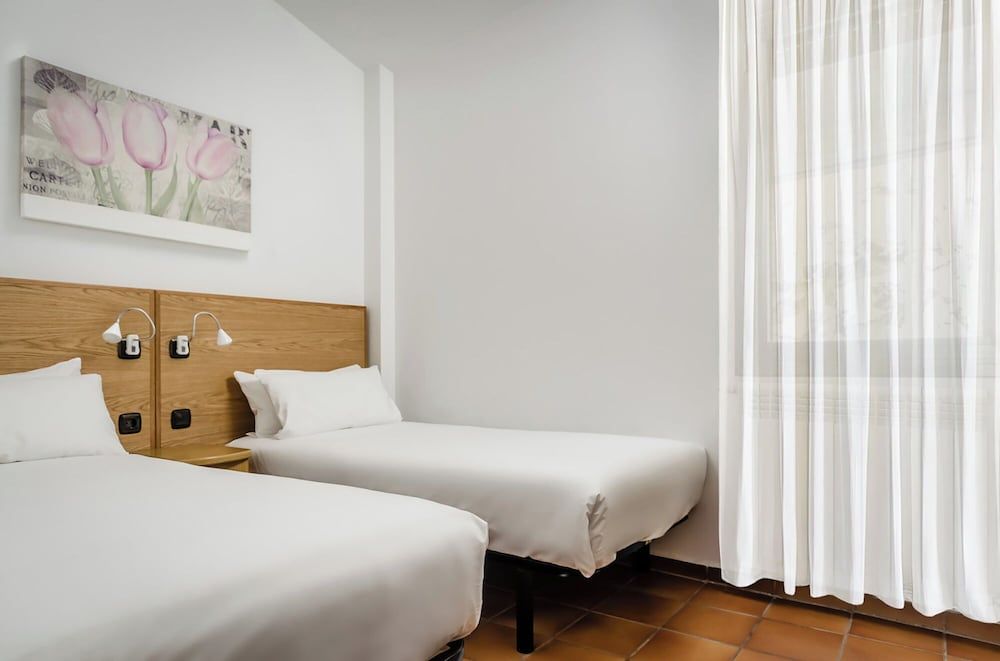 Apartamentos Prat de les Molleres Duplex (5 Personas) 2