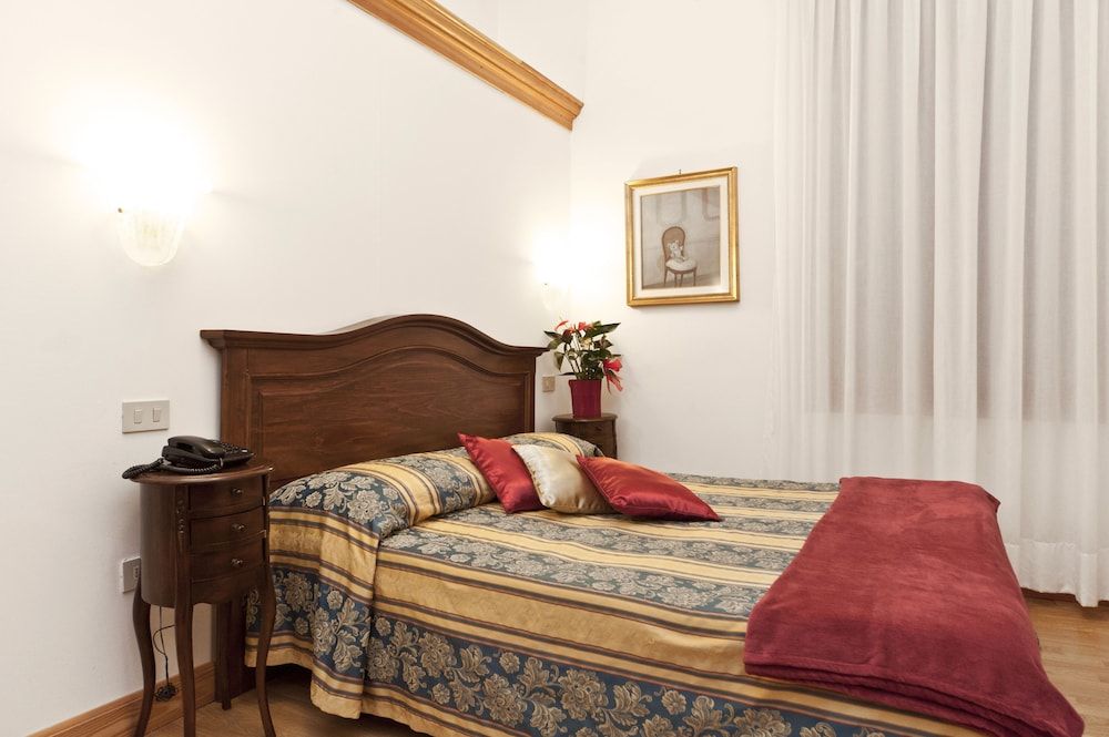 undefined Hotel Alla Fava 3