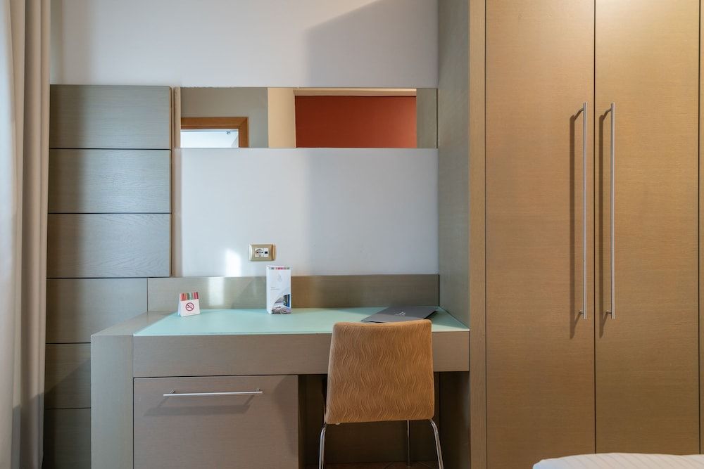 Hotel Palace Standard Quadruple Room 6