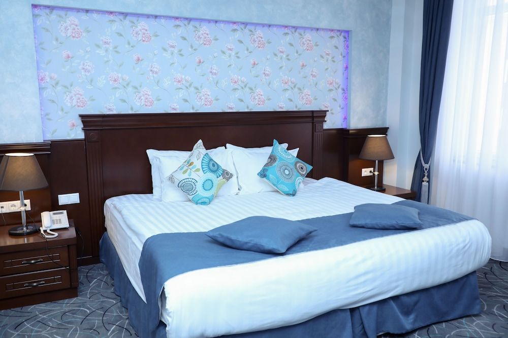 Central Hotel Yerevan Standard Double or Twin Room 2