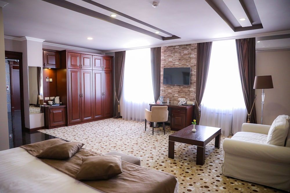 Central Hotel Yerevan Superior Double or Twin Room 17