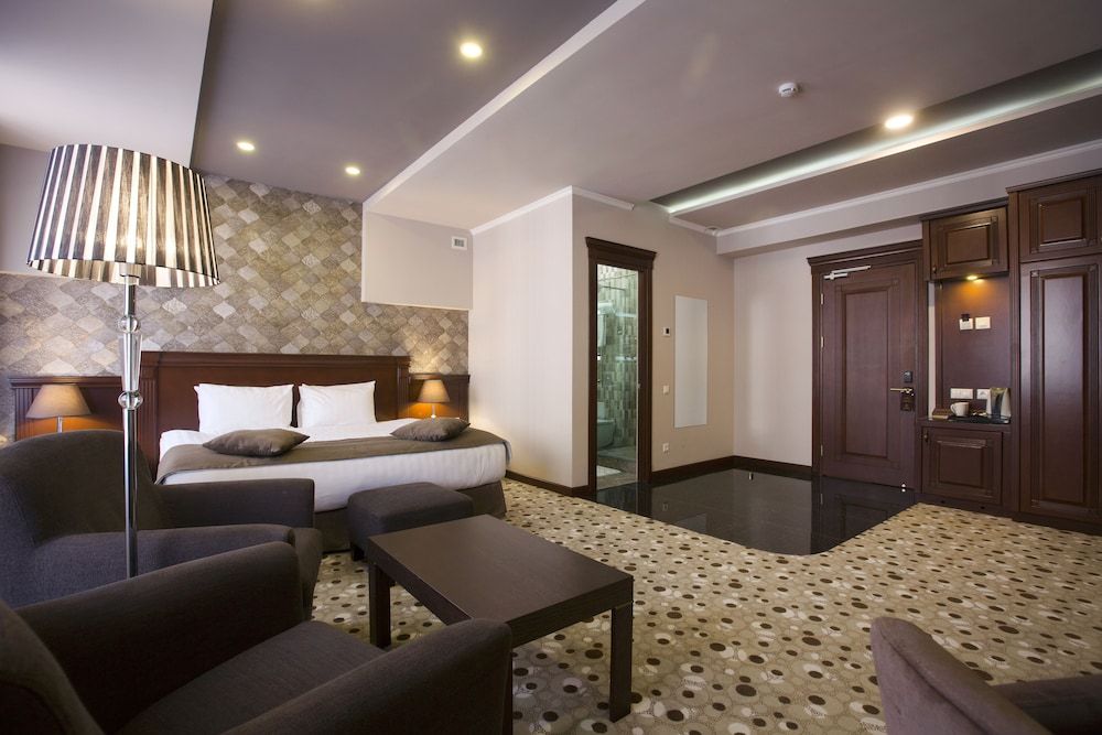 Central Hotel Yerevan Superior Double or Twin Room 13